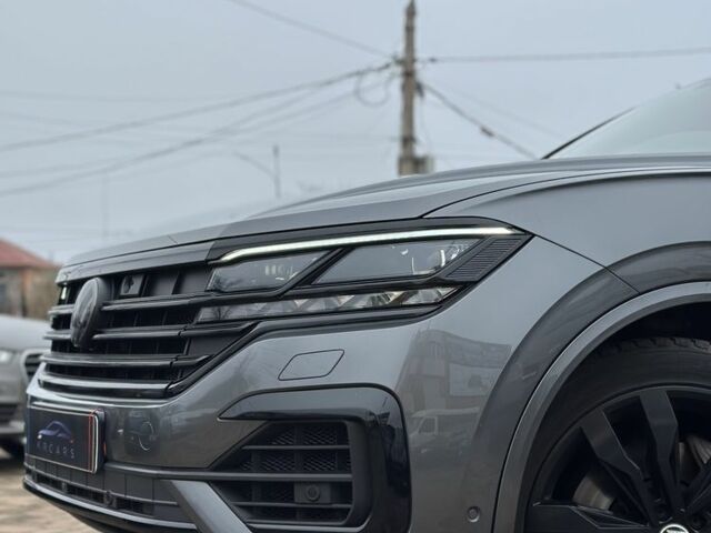 Сірий Фольксваген Туарег, об'ємом двигуна 3 л та пробігом 135 тис. км за 57500 $, фото 6 на Automoto.ua