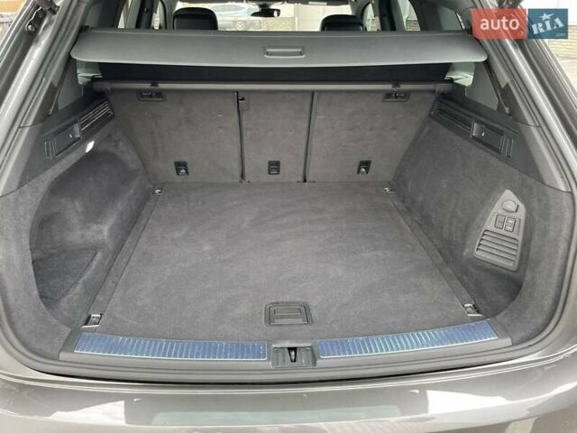 Сірий Фольксваген Туарег, об'ємом двигуна 2.97 л та пробігом 41 тис. км за 71990 $, фото 11 на Automoto.ua