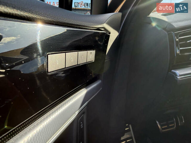 Серый Фольксваген Туарег, объемом двигателя 2.97 л и пробегом 45 тыс. км за 77575 $, фото 20 на Automoto.ua