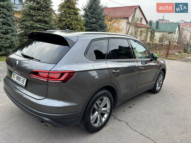 Серый Фольксваген Туарег, объемом двигателя 2.97 л и пробегом 71 тыс. км за 61500 $, фото 5 на Automoto.ua