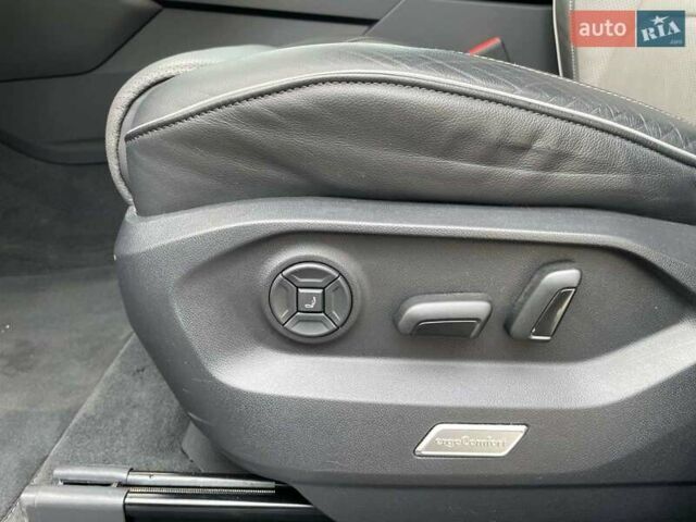 Сірий Фольксваген Туарег, об'ємом двигуна 2.97 л та пробігом 41 тис. км за 71990 $, фото 21 на Automoto.ua