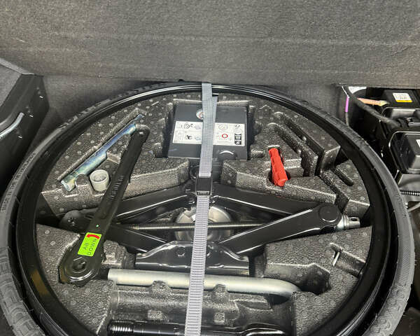 Серый Фольксваген Туарег, объемом двигателя 2.97 л и пробегом 45 тыс. км за 77575 $, фото 5 на Automoto.ua