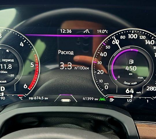 Серый Фольксваген Туарег, объемом двигателя 3 л и пробегом 41 тыс. км за 62000 $, фото 4 на Automoto.ua