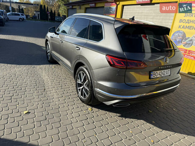 Сірий Фольксваген Туарег, об'ємом двигуна 2.97 л та пробігом 66 тис. км за 66800 $, фото 5 на Automoto.ua