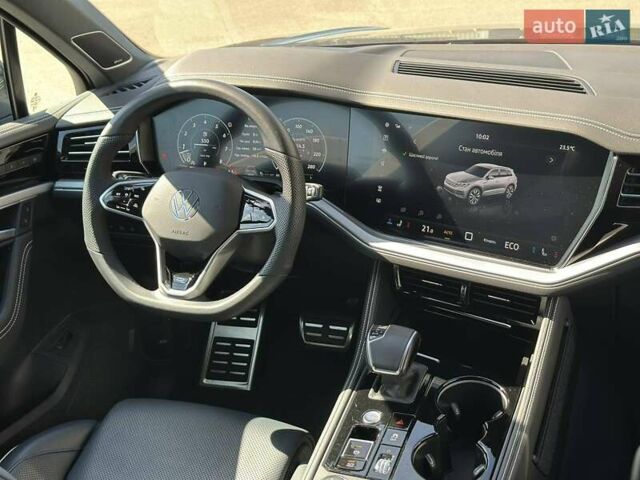 Серый Фольксваген Туарег, объемом двигателя 2.99 л и пробегом 13 тыс. км за 82000 $, фото 33 на Automoto.ua