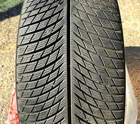 Серый Фольксваген Туарег, объемом двигателя 3 л и пробегом 41 тыс. км за 62000 $, фото 6 на Automoto.ua