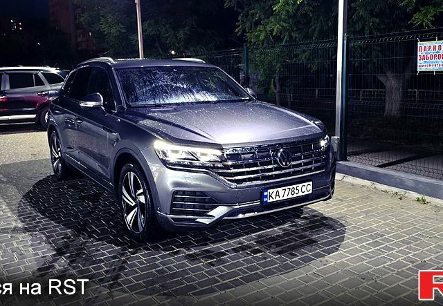 Серый Фольксваген Туарег, объемом двигателя 3 л и пробегом 41 тыс. км за 62000 $, фото 10 на Automoto.ua