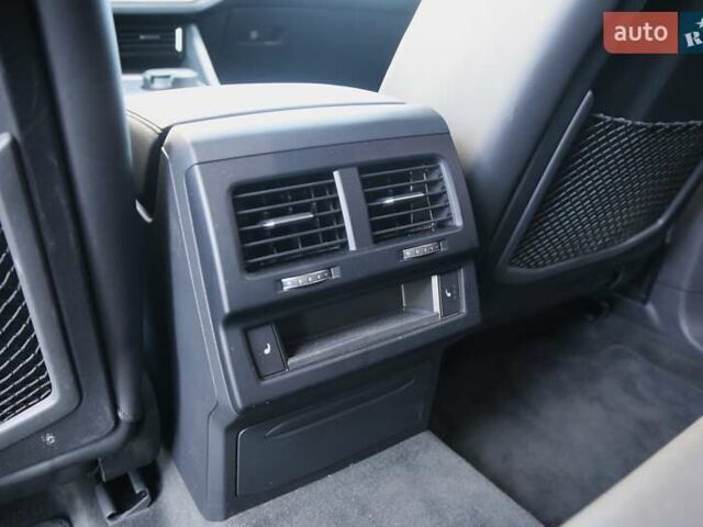 Серый Фольксваген Туарег, объемом двигателя 2.97 л и пробегом 50 тыс. км за 60500 $, фото 26 на Automoto.ua