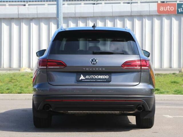 Серый Фольксваген Туарег, объемом двигателя 2.97 л и пробегом 50 тыс. км за 60500 $, фото 5 на Automoto.ua