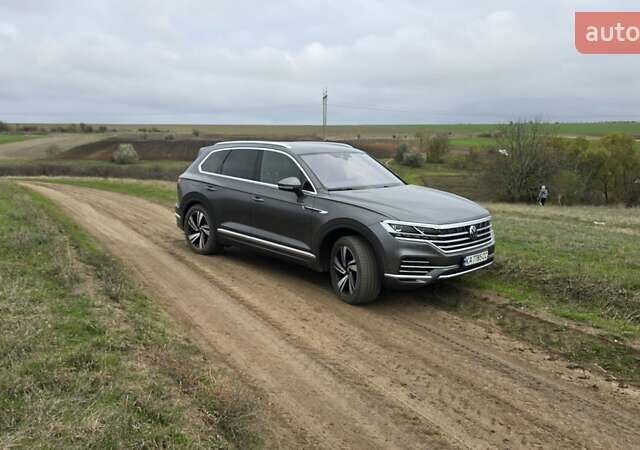 Серый Фольксваген Туарег, объемом двигателя 2.97 л и пробегом 41 тыс. км за 62000 $, фото 9 на Automoto.ua