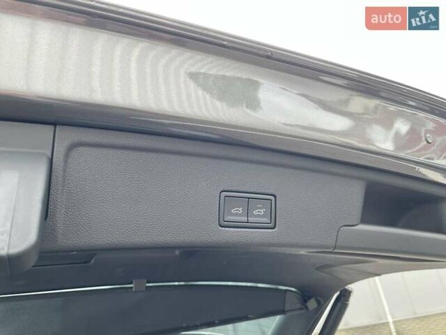 Сірий Фольксваген Туарег, об'ємом двигуна 2.97 л та пробігом 41 тис. км за 71990 $, фото 12 на Automoto.ua