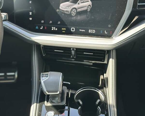 Серый Фольксваген Туарег, объемом двигателя 2.99 л и пробегом 13 тыс. км за 82000 $, фото 36 на Automoto.ua