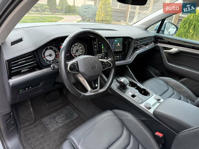 Серый Фольксваген Туарег, объемом двигателя 2.97 л и пробегом 62 тыс. км за 59800 $, фото 13 на Automoto.ua