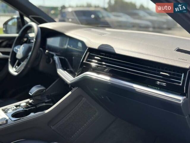 Серый Фольксваген Туарег, объемом двигателя 2.99 л и пробегом 13 тыс. км за 82000 $, фото 26 на Automoto.ua