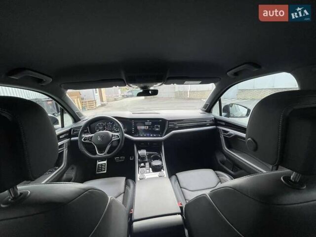 Сірий Фольксваген Туарег, об'ємом двигуна 2.97 л та пробігом 41 тис. км за 71990 $, фото 14 на Automoto.ua