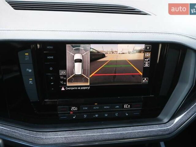 Серый Фольксваген Туарег, объемом двигателя 2.97 л и пробегом 50 тыс. км за 60500 $, фото 19 на Automoto.ua