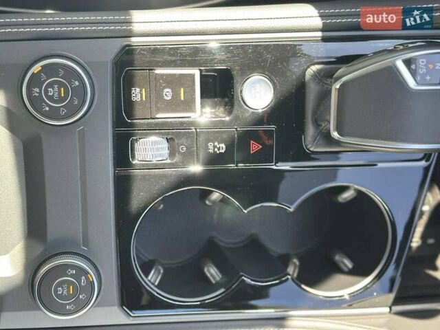 Серый Фольксваген Туарег, объемом двигателя 2.99 л и пробегом 13 тыс. км за 82000 $, фото 43 на Automoto.ua