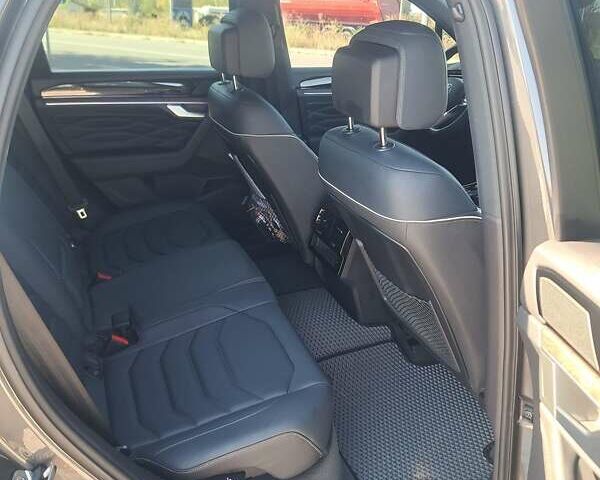 Серый Фольксваген Туарег, объемом двигателя 2.97 л и пробегом 81 тыс. км за 67500 $, фото 17 на Automoto.ua