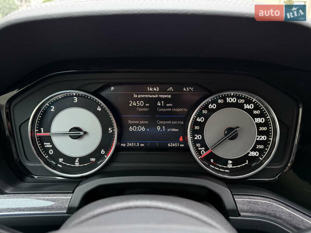 Серый Фольксваген Туарег, объемом двигателя 2.97 л и пробегом 62 тыс. км за 59800 $, фото 27 на Automoto.ua