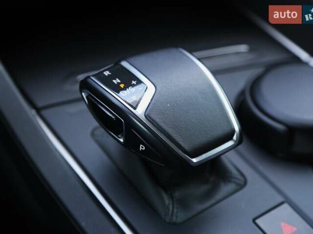 Серый Фольксваген Туарег, объемом двигателя 2.97 л и пробегом 50 тыс. км за 60500 $, фото 22 на Automoto.ua