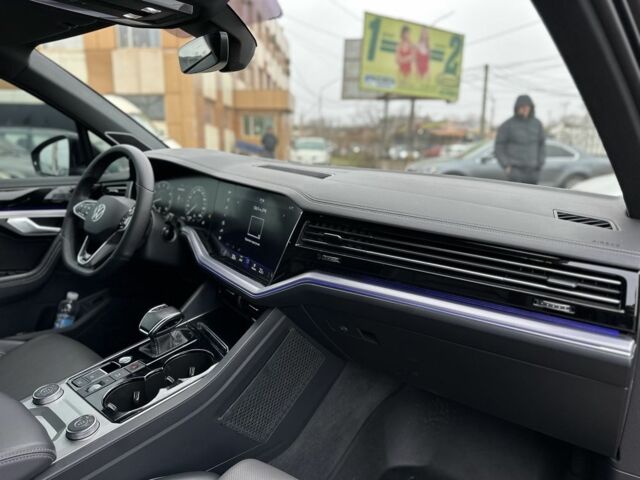 Сірий Фольксваген Туарег, об'ємом двигуна 3 л та пробігом 135 тис. км за 57500 $, фото 14 на Automoto.ua