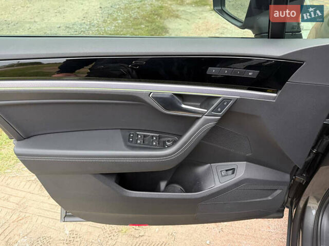 Серый Фольксваген Туарег, объемом двигателя 2.97 л и пробегом 43 тыс. км за 76900 $, фото 26 на Automoto.ua