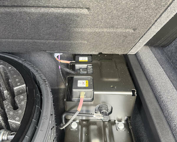 Серый Фольксваген Туарег, объемом двигателя 2.97 л и пробегом 45 тыс. км за 77575 $, фото 7 на Automoto.ua