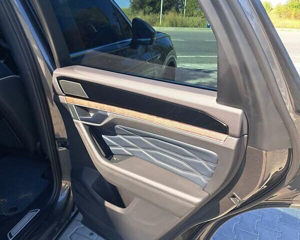 Серый Фольксваген Туарег, объемом двигателя 2.97 л и пробегом 81 тыс. км за 67500 $, фото 19 на Automoto.ua