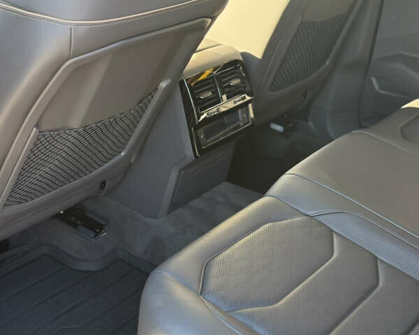 Сірий Фольксваген Туарег, об'ємом двигуна 2.97 л та пробігом 66 тис. км за 66800 $, фото 15 на Automoto.ua