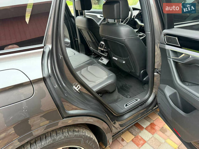 Серый Фольксваген Туарег, объемом двигателя 2.97 л и пробегом 43 тыс. км за 76900 $, фото 24 на Automoto.ua