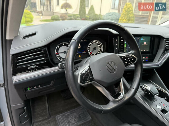 Серый Фольксваген Туарег, объемом двигателя 2.97 л и пробегом 62 тыс. км за 59800 $, фото 15 на Automoto.ua