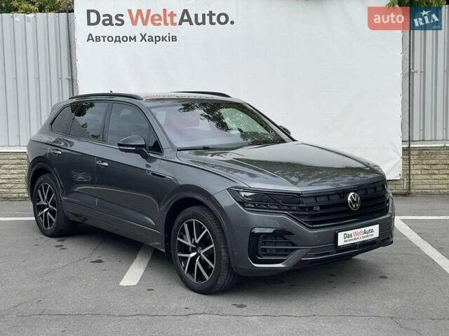 Сірий Фольксваген Туарег, об'ємом двигуна 2.97 л та пробігом 41 тис. км за 71990 $, фото 7 на Automoto.ua