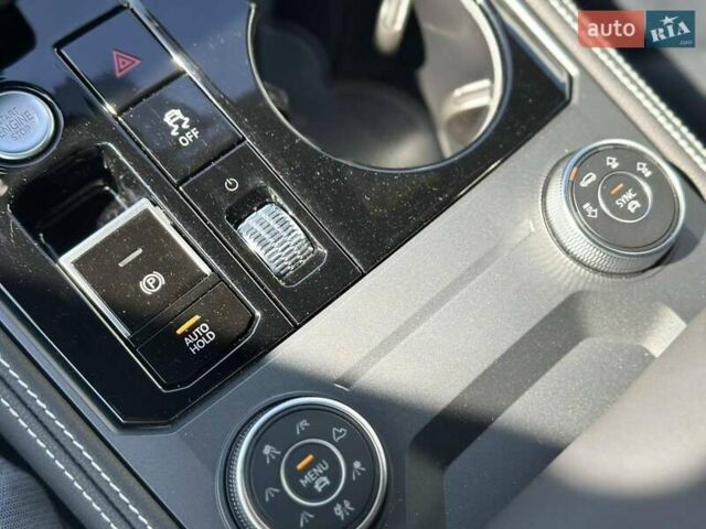 Серый Фольксваген Туарег, объемом двигателя 2.99 л и пробегом 13 тыс. км за 82000 $, фото 56 на Automoto.ua