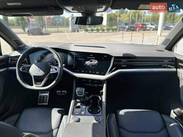 Серый Фольксваген Туарег, объемом двигателя 2.99 л и пробегом 13 тыс. км за 82000 $, фото 35 на Automoto.ua