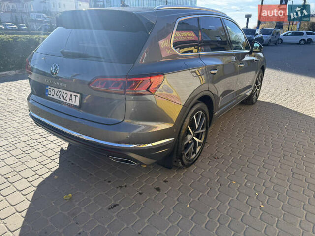 Сірий Фольксваген Туарег, об'ємом двигуна 2.97 л та пробігом 66 тис. км за 66800 $, фото 4 на Automoto.ua