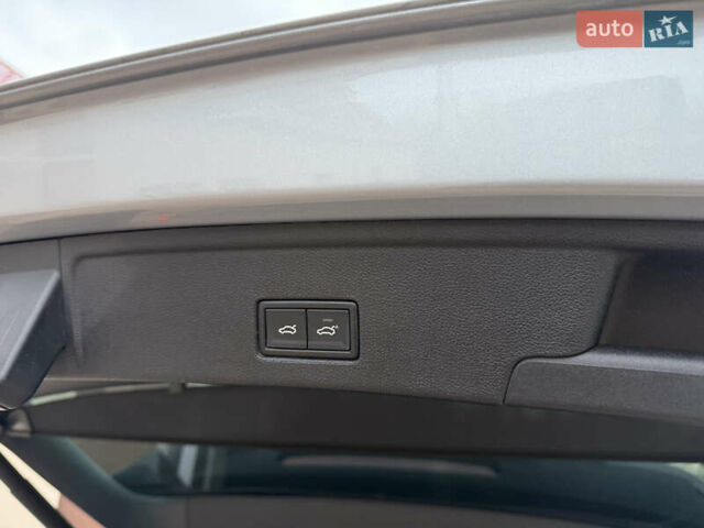 Серый Фольксваген Туарег, объемом двигателя 2.97 л и пробегом 62 тыс. км за 59800 $, фото 31 на Automoto.ua