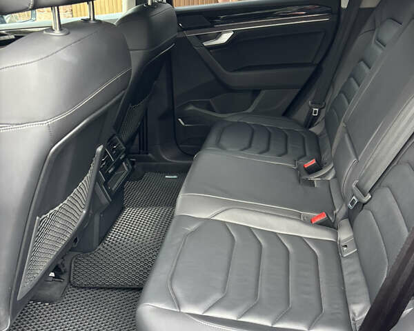 Серый Фольксваген Туарег, объемом двигателя 2.97 л и пробегом 71 тыс. км за 61500 $, фото 10 на Automoto.ua