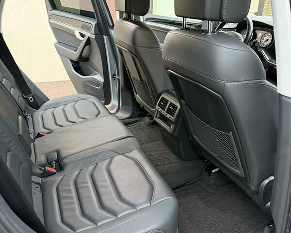 Серый Фольксваген Туарег, объемом двигателя 2.97 л и пробегом 62 тыс. км за 59800 $, фото 12 на Automoto.ua