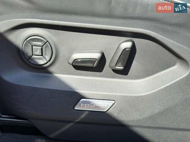 Серый Фольксваген Туарег, объемом двигателя 2.99 л и пробегом 13 тыс. км за 82000 $, фото 60 на Automoto.ua