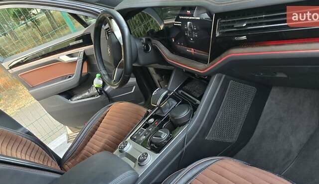 Серый Фольксваген Туарег, объемом двигателя 2.97 л и пробегом 41 тыс. км за 62000 $, фото 7 на Automoto.ua