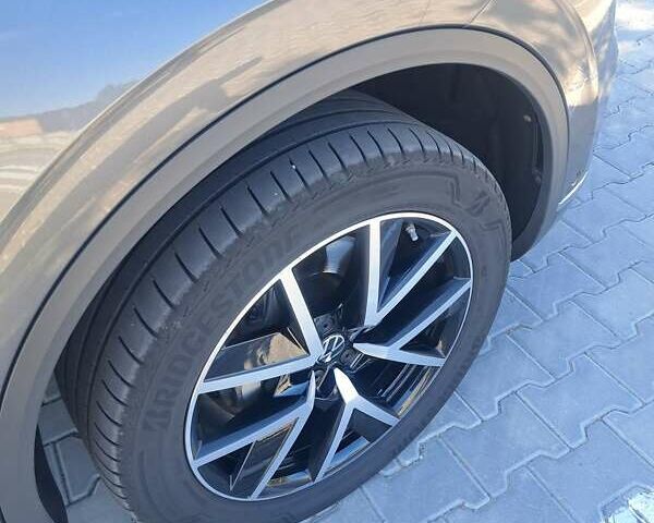 Серый Фольксваген Туарег, объемом двигателя 2.97 л и пробегом 81 тыс. км за 67500 $, фото 13 на Automoto.ua