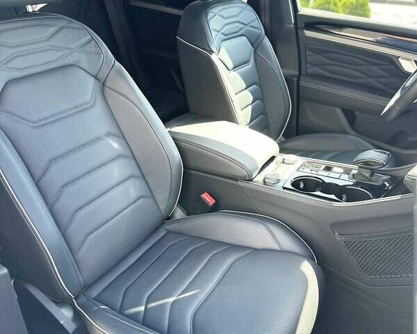 Серый Фольксваген Туарег, объемом двигателя 2.99 л и пробегом 13 тыс. км за 82000 $, фото 29 на Automoto.ua