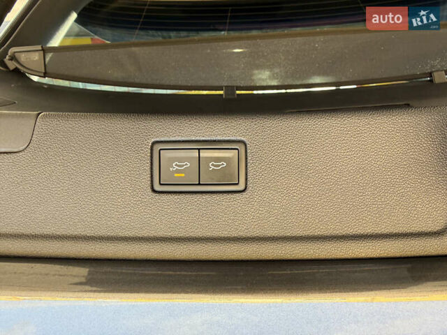 Серый Фольксваген Туарег, объемом двигателя 2.97 л и пробегом 45 тыс. км за 77575 $, фото 23 на Automoto.ua