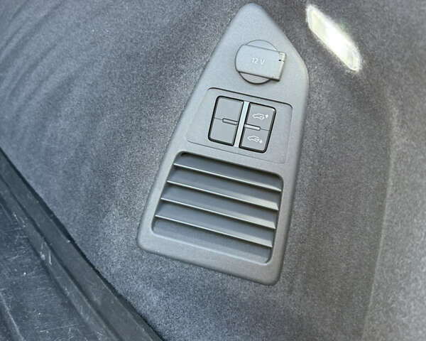 Сірий Фольксваген Туарег, об'ємом двигуна 2.97 л та пробігом 66 тис. км за 66800 $, фото 17 на Automoto.ua