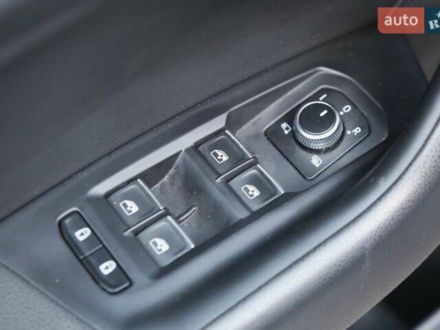 Серый Фольксваген Туарег, объемом двигателя 2.97 л и пробегом 50 тыс. км за 60500 $, фото 28 на Automoto.ua