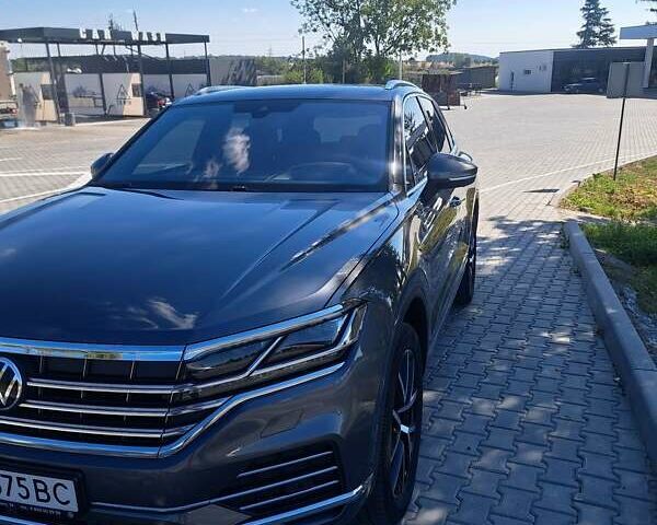 Серый Фольксваген Туарег, объемом двигателя 2.97 л и пробегом 81 тыс. км за 67500 $, фото 4 на Automoto.ua