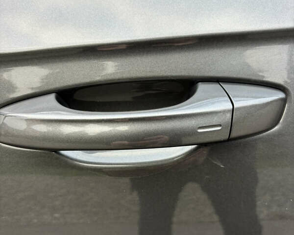 Серый Фольксваген Туарег, объемом двигателя 2.97 л и пробегом 71 тыс. км за 61500 $, фото 7 на Automoto.ua