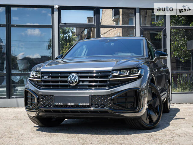 Серый Фольксваген Туарег, объемом двигателя 2.97 л и пробегом 29 тыс. км за 81450 $, фото 76 на Automoto.ua