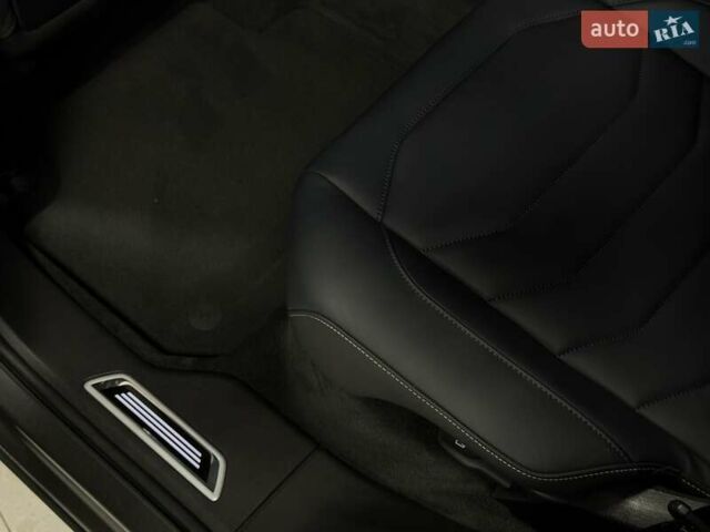 Серый Фольксваген Туарег, объемом двигателя 2.97 л и пробегом 39 тыс. км за 81500 $, фото 58 на Automoto.ua