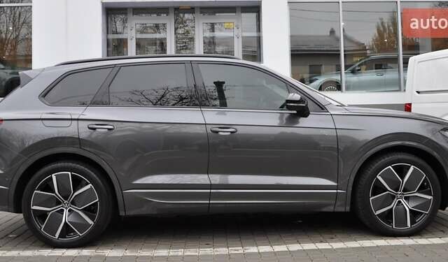 Сірий Фольксваген Туарег, об'ємом двигуна 2.97 л та пробігом 29 тис. км за 78000 $, фото 10 на Automoto.ua